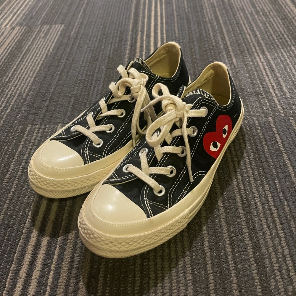 Comme des Garcons Play x Converse Play One Heart Low-Top Sneakers